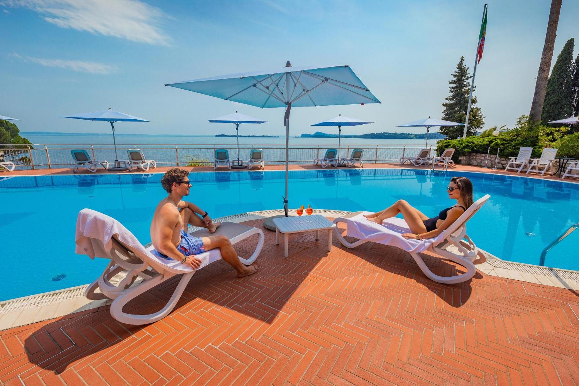 Hotel Villa Florida Suites & Suite Apartments Gardone Riviera Εξωτερικό φωτογραφία